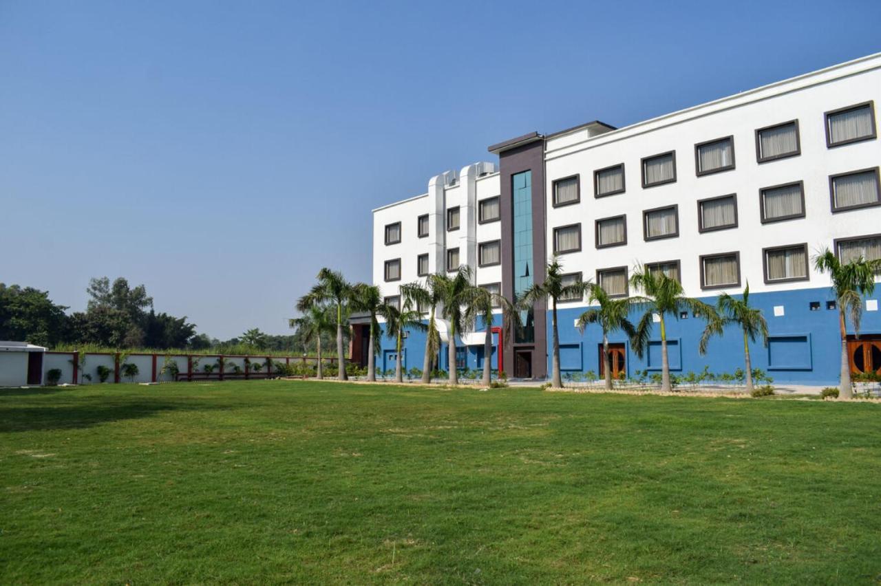 Tulip Inn Shravasti Bahraich Exterior foto